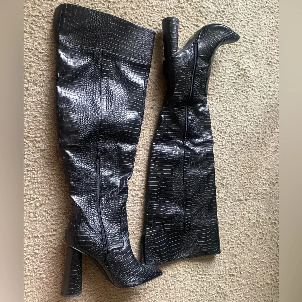 Public Desire Over The Knee Faux Snake Skin Black Boot Size 7